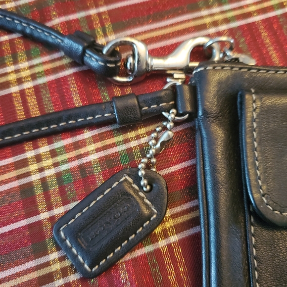 Coach 2003 Black Hampton Wristlet - Picture 10 of 10